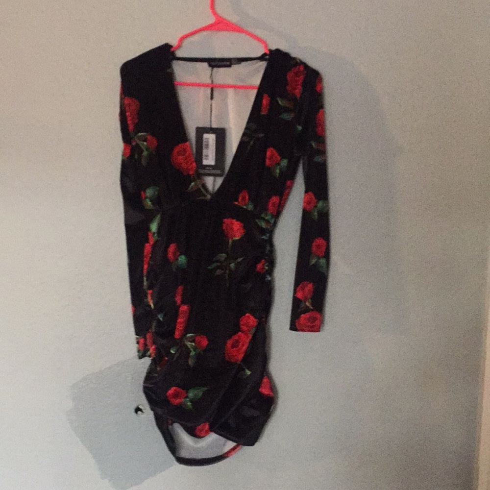 Pretty little things 4 ruched rose velvet dress